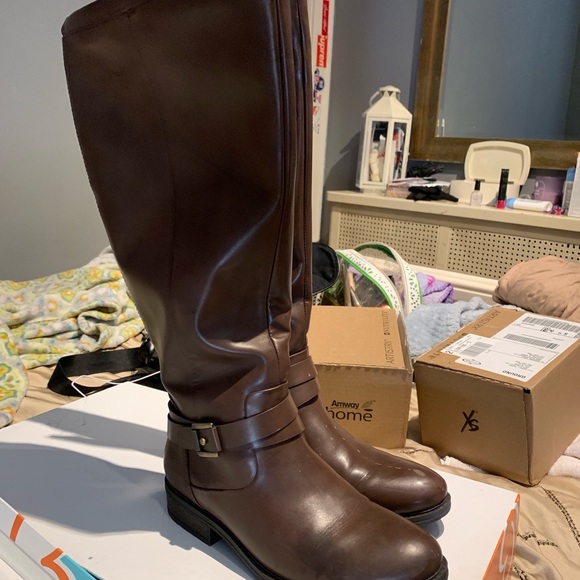 Boots - Picture 2 of 3